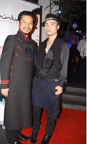 Nhờ Đỗ Mạnh Cường và sân chơi Vietnam Nexttop Model mà hình ảnh người đàn ông mặc váy đã trở nên quen mắt hơn với khán giả