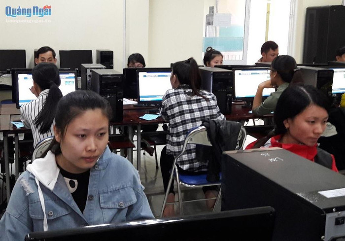 Tỉnh Quảng Ngãi kỳ vọng kỳ thi tuyển giáo viên năm nay sẽ đảm bảo tính công bằng, minh bạch. Ảnh minh họa: Báo Quảng Ngãi Tỉnh Quảng Ngãi kỳ vọng kỳ thi tuyển giáo viên năm nay sẽ đảm bảo tính công bằng, minh bạch. Ảnh minh họa: Báo Quảng Ngãi