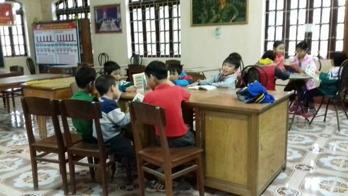 Bạn đọc nhỏ tuổi đọc sách tại thư viện Tam Hồng. Ảnh: Đỗ Hà Bạn đọc nhỏ tuổi đọc sách tại thư viện Tam Hồng. Ảnh: Đỗ Hà