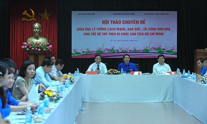 Hội thảo thu hút đông đảo các đại biểu tham gia