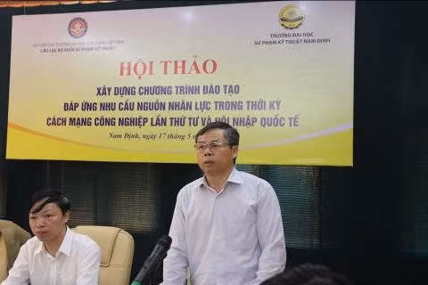 Nhà giáo ưu tú, Tiến sĩ. Trần Văn Khiêm - Hiệu trưởng Trường Đại học Sư phạm Kỹ thuật Nam Định phát biểu khai mạc Hội thảo