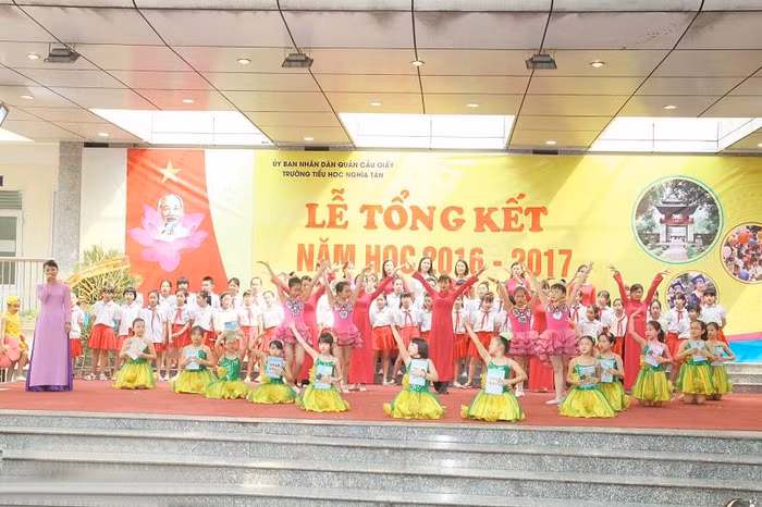 Làm sao để lễ tổng kết năm học được vui trọn vẹn? Ảnh minh họa: http://tieuhocnghiatan.edu.vn