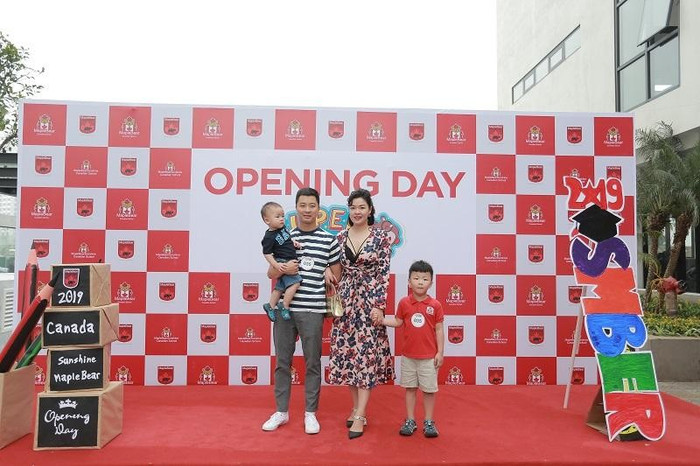 Nhiều phụ huynh hào hứng trong ngày đầu tiên được mục sở thị không gian học tập hiện đại của ngôi trường quốc tế chuẩn Canada Nhiều phụ huynh hào hứng trong ngày đầu tiên được mục sở thị không gian học tập hiện đại của ngôi trường quốc tế chuẩn Canada