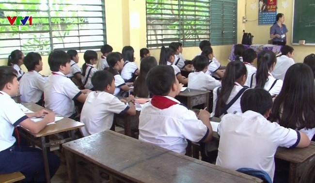 Giáo viên phải nỗ lực để đảm bảo chỉ tiêu duy trì sĩ số. Ảnh minh họa/VTV Giáo viên phải nỗ lực để đảm bảo chỉ tiêu duy trì sĩ số. Ảnh minh họa/VTV