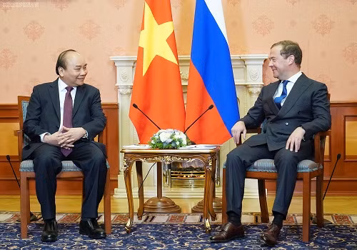 Thủ tướng Nguyễn Xuân Phúc và Thủ tướng Nga Dmitry Medvedev. Ảnh: VGP