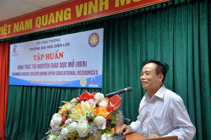 Ông Phạm Ngọc Lan – Phó Trưởng ban Tổ chức và Phát triển, Hiệp hội Các trường đại học, cao đẳng Việt Nam phát biểu chúc mừng khai giảng lớp tập huấn. Ông Phạm Ngọc Lan – Phó Trưởng ban Tổ chức và Phát triển, Hiệp hội Các trường đại học, cao đẳng Việt Nam phát biểu chúc mừng khai giảng lớp tập huấn.