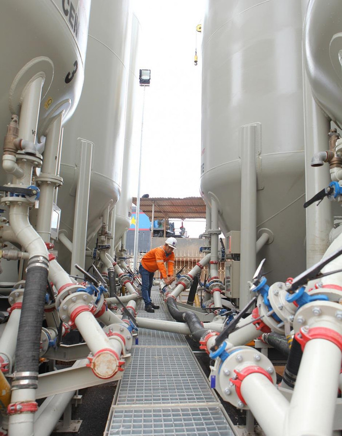 Kỹ sư DMC vận hành căn cứ cung ứng dịch vụ tại Vũng Tàu Kỹ sư DMC vận hành căn cứ cung ứng dịch vụ tại Vũng Tàu