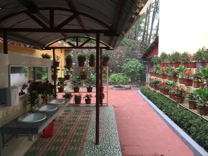 Khu vệ sinh hiện đại, sạch sẽ. Khu vệ sinh hiện đại, sạch sẽ.