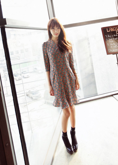 Item này không chỉ tạo cảm giác mát mắt vào mùa hè mà còn giúp chủ nhân không còn lo lắng về những điểm không hoàn hảo. Phù hợp với nhiều hoàn cảnh, lứa tuổi cũng là ưu thế của váy hoa