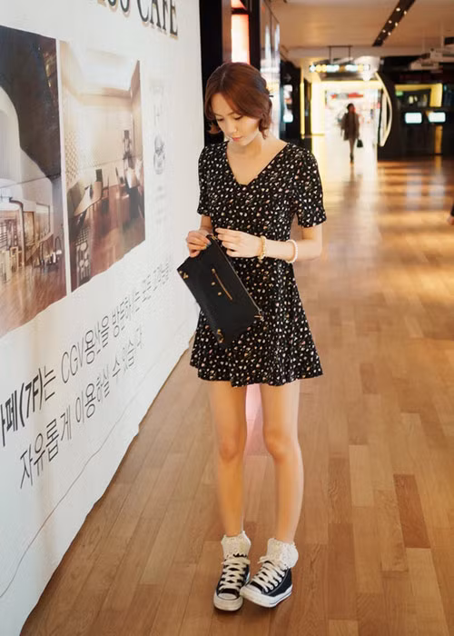 Váy hoa nhí giúp che khuyết điểm về cơ thể rất tốt. Đây cũng đang là xu hướng của xuân hè 2013