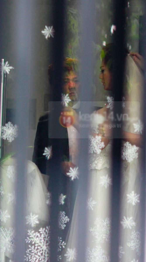 Bạn trai luôn bên cạnh cô Bạn trai luôn bên cạnh cô