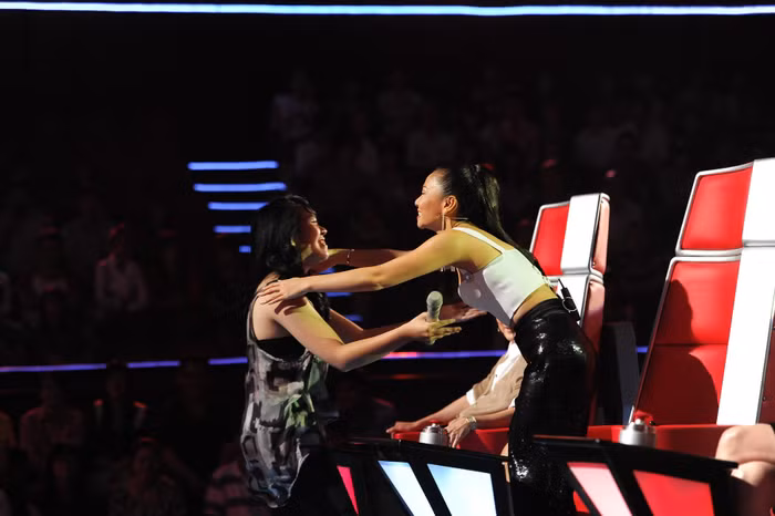 Thu Minh có vẻ là người bội thu nhất đêm thi số 1. Thu Minh có vẻ là người bội thu nhất đêm thi số 1.