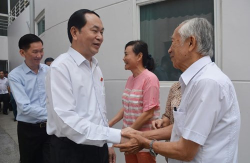 Chủ tịch nước Trần Đại Quang trong một lần tiếp xúc cử tri, ảnh: Báo Quân đội Nhân dân. Chủ tịch nước Trần Đại Quang trong một lần tiếp xúc cử tri, ảnh: Báo Quân đội Nhân dân.