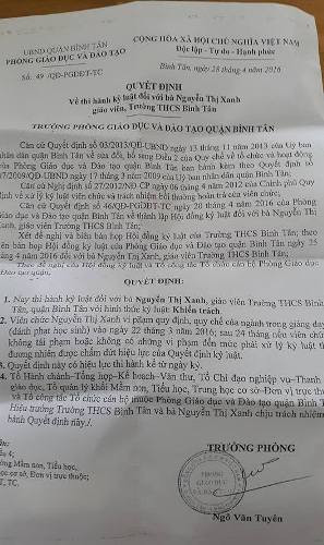 Quyết định thi hành kỷ luật của cô Nguyễn Thị Xanh tại trường Bình Tân (ảnh: P.L) Quyết định thi hành kỷ luật của cô Nguyễn Thị Xanh tại trường Bình Tân (ảnh: P.L)