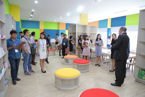 Phóng viên các báo tham quan cơ sở mới của VAS ở quận Gò Vấp (Ảnh: P.L)