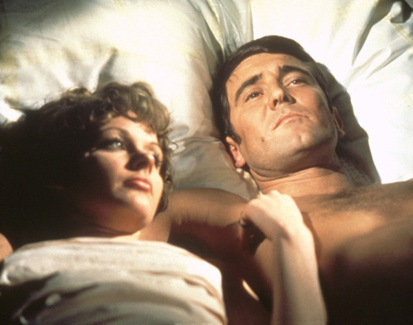 Angela Scoular, cô đào người Anh, thủ vai cô người tình Ruby Bartlett trong tập phim "'On Her Majesty's Secret Service" năm 1969. Angela Scoular, cô đào người Anh, thủ vai cô người tình Ruby Bartlett trong tập phim "'On Her Majesty's Secret Service" năm 1969.