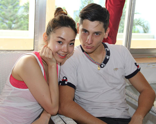 Cô cũng là khách mời biểu diễn trong liveshow thứ 9 này.