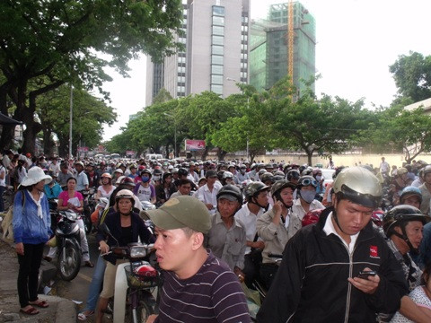 Dù còn nhiều băn khoăn, thắc mắc nhưng TP.HCM vẫn quyết định thu phí sử dụng đường bộ cho xe máy (Ảnh minh họa)