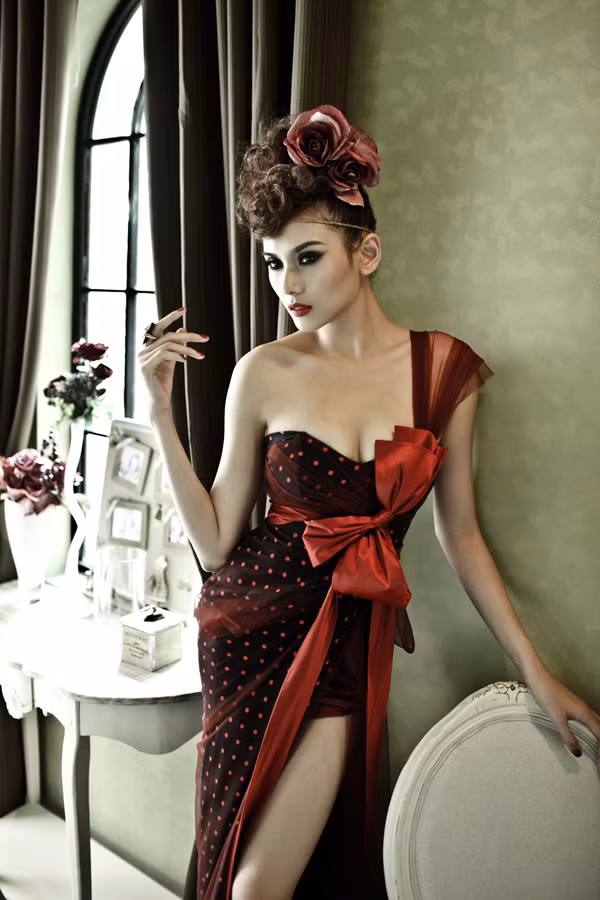 Hoàng Yến vừa trở về từ Quảng Châu (Trung Quốc) sau những ngày làm khách mời trong chương trình ca nhạc H-Artistry.