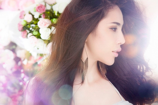 Thủy Tiên cũng khẳng định, mình là ca sĩ có doanh thu từ bản quyền kinh doanh âm nhạc như nhạc chuông, nhạc chờ cao nhất Việt Nam từ trước tới nay. Nhờ đó, cô có thêm một khoản không nhỏ để đầu tư cho âm nhạc và nhiều công việc khác. Thủy Tiên cũng khẳng định, mình là ca sĩ có doanh thu từ bản quyền kinh doanh âm nhạc như nhạc chuông, nhạc chờ cao nhất Việt Nam từ trước tới nay. Nhờ đó, cô có thêm một khoản không nhỏ để đầu tư cho âm nhạc và nhiều công việc khác.