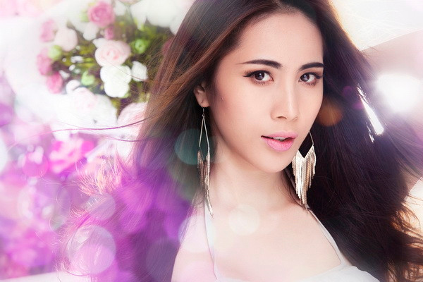 Thủy Tiên vừa ký 3 hợp đồng quảng cáo và đại diện sản phẩm. Sắp tới, cô cũng sẽ xuất hiện trong các clip quảng cáo phát sóng trên truyền hình cả nước, với vai trò người mẫu quảng cáo, đại diện thương hiệu cho hai sản phẩm. Thủy Tiên vừa ký 3 hợp đồng quảng cáo và đại diện sản phẩm. Sắp tới, cô cũng sẽ xuất hiện trong các clip quảng cáo phát sóng trên truyền hình cả nước, với vai trò người mẫu quảng cáo, đại diện thương hiệu cho hai sản phẩm.