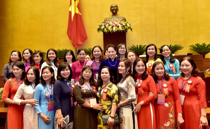 Chủ tịch Quốc hội Nguyễn Thị Kim Ngân gặp mặt các nhà giáo, cán bộ quản lý giáo dục tiêu biểu. (Ảnh: Đại biểu nhân dân) Chủ tịch Quốc hội Nguyễn Thị Kim Ngân gặp mặt các nhà giáo, cán bộ quản lý giáo dục tiêu biểu. (Ảnh: Đại biểu nhân dân)