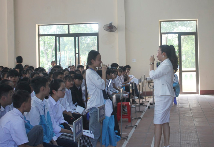 Tiến sĩ Ngô Thị Mỹ Hạnh – CEO NexEdu giới thiệu nền tảng Testcube - công cụ hữu ích giúp học sinh ôn luyện và thi thử IELTS hiệu quả ngay từ bậc phổ thông.