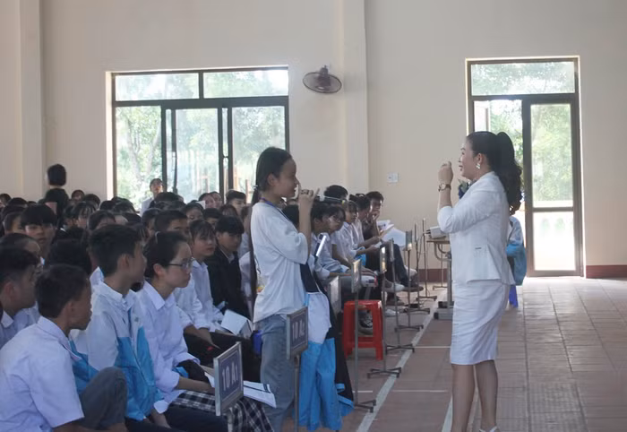 Tiến sĩ Ngô Thị Mỹ Hạnh – CEO NexEdu giới thiệu nền tảng Testcube - công cụ hữu ích giúp học sinh ôn luyện và thi thử IELTS hiệu quả ngay từ bậc phổ thông.