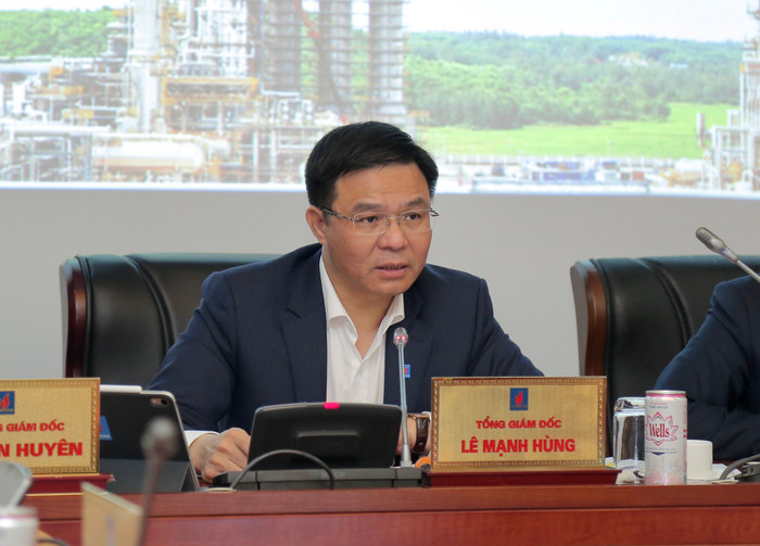 Ông Lê Mạnh Hùng - Tổng giám đốc Petrovietnam đã chủ trì giao ban trực tuyến với tổng giám đốc các đơn vị thành viên về kết quả sản xuất kinh doanh tháng 10 và 10 tháng năm 2020 Ông Lê Mạnh Hùng - Tổng giám đốc Petrovietnam đã chủ trì giao ban trực tuyến với tổng giám đốc các đơn vị thành viên về kết quả sản xuất kinh doanh tháng 10 và 10 tháng năm 2020