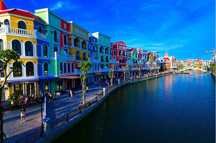 Các căn shop được dọn sẵn một hệ sinh thái “hái ra tiền” chờ đợi nhà đầu tư Các căn shop được dọn sẵn một hệ sinh thái “hái ra tiền” chờ đợi nhà đầu tư