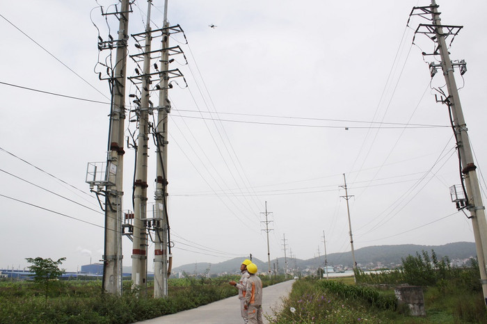 Ứng dụng Flycam trong công tác kiểm tra lưới điện trung áp và cao áp Ứng dụng Flycam trong công tác kiểm tra lưới điện trung áp và cao áp