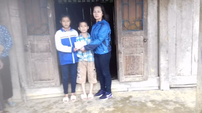 Hai chị em Lò Thị Hương và Lò Văn Dống. (Ảnh: Nhân vật cung cấp)