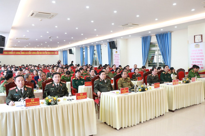 Học viện Chính trị Công an Nhân dân long trọng tổ chức Lễ khai giảng năm học 2020-2021. Học viện Chính trị Công an Nhân dân long trọng tổ chức Lễ khai giảng năm học 2020-2021.