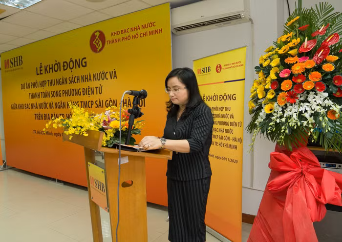 Bà Ngô Thu Hà - Phó Tổng giám đốc SHB cam kết, việc thực hiện thanh toán sẽ được SHB triển khai trên hệ thống công nghệ hiện đại nhất Bà Ngô Thu Hà - Phó Tổng giám đốc SHB cam kết, việc thực hiện thanh toán sẽ được SHB triển khai trên hệ thống công nghệ hiện đại nhất