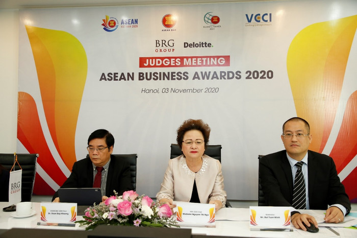 Buổi họp Hội đồng Giám khảo ABA 2020 được tổ chức theo hình thức trực tuyến Buổi họp Hội đồng Giám khảo ABA 2020 được tổ chức theo hình thức trực tuyến