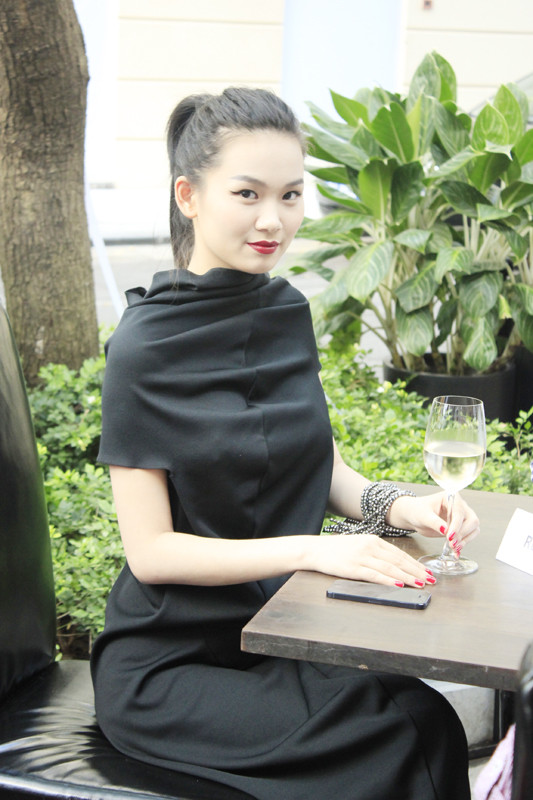 Cách đây ít lâu, Tống Diệu Hằng có mặt trong video clip về sự kiện tôn vinh và tưởng nhớ huyền thoại Grace Kelly tại Công quốc Monaco - một sự kiện do hoàng gia Monaco tổ chức. Cách đây ít lâu, Tống Diệu Hằng có mặt trong video clip về sự kiện tôn vinh và tưởng nhớ huyền thoại Grace Kelly tại Công quốc Monaco - một sự kiện do hoàng gia Monaco tổ chức.