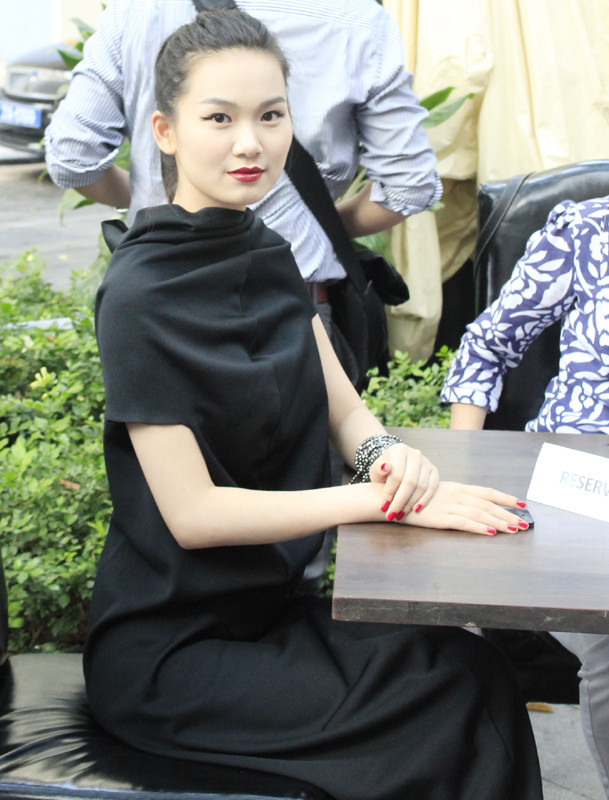 Tống Diệu Hằng từng đoạt giải Fashionista Việt Nam. Tống Diệu Hằng từng đoạt giải Fashionista Việt Nam.