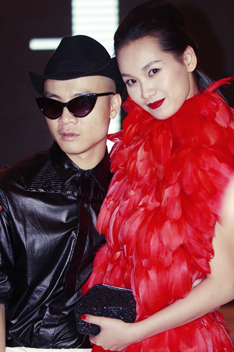 Thời gian gần đầy, Đỗ Mạnh Cường thường xuyên kè kè bên người đẹp Tống Diệu Hằng. Thời gian gần đầy, Đỗ Mạnh Cường thường xuyên kè kè bên người đẹp Tống Diệu Hằng.