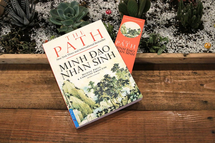 Cuốn sách "Minh Đạo Nhân Sinh". Cuốn sách "Minh Đạo Nhân Sinh".