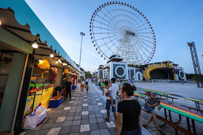 Asian Park là khu giải trí nổi tiếng tại Đà Nẵng. Ảnh: NA. Asian Park là khu giải trí nổi tiếng tại Đà Nẵng. Ảnh: NA.