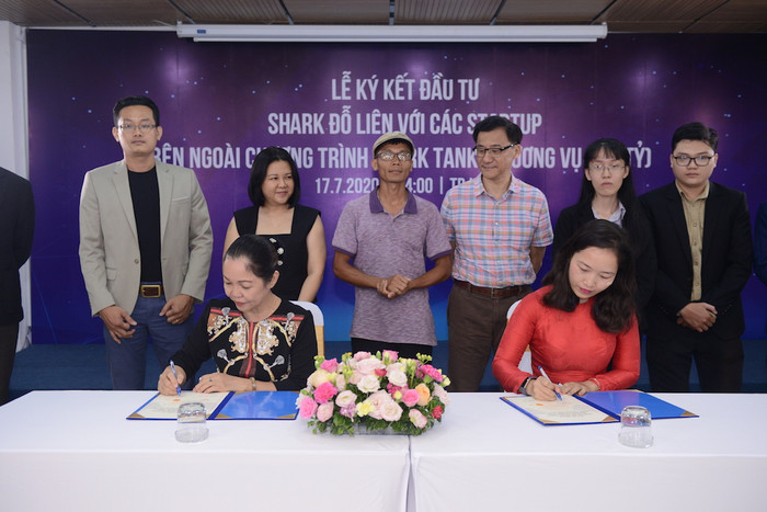 Đại diện của Shark Liên ký kết hợp tác hỗ trợ với các starup. Đại diện của Shark Liên ký kết hợp tác hỗ trợ với các starup.