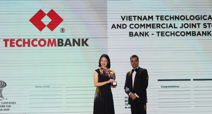 Techcombank đã được vinh danh Giải thưởng “Nơi làm việc tốt nhất châu Á 2020” do HR Asia Magazine bình chọn. Techcombank đã được vinh danh Giải thưởng “Nơi làm việc tốt nhất châu Á 2020” do HR Asia Magazine bình chọn.