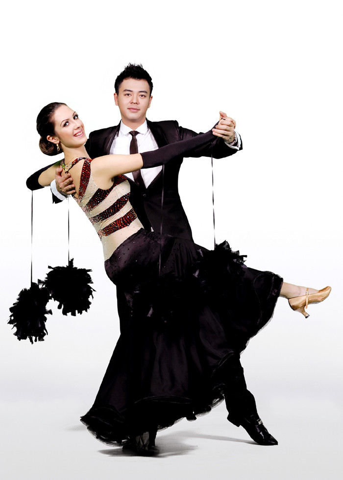 MC Tuấn Tú và Vesela Kostadinova Nedyalkova, số báo danh 02 >> Vẻ đẹp cực gợi cảm 5 mỹ nữ Bước nhảy Hoàn vũ 2012 >> Bước nhảy Hoàn vũ 2012 công bố hình ảnh 10 cặp thí sinh MC Tuấn Tú và Vesela Kostadinova Nedyalkova, số báo danh 02 >> Vẻ đẹp cực gợi cảm 5 mỹ nữ Bước nhảy Hoàn vũ 2012 >> Bước nhảy Hoàn vũ 2012 công bố hình ảnh 10 cặp thí sinh