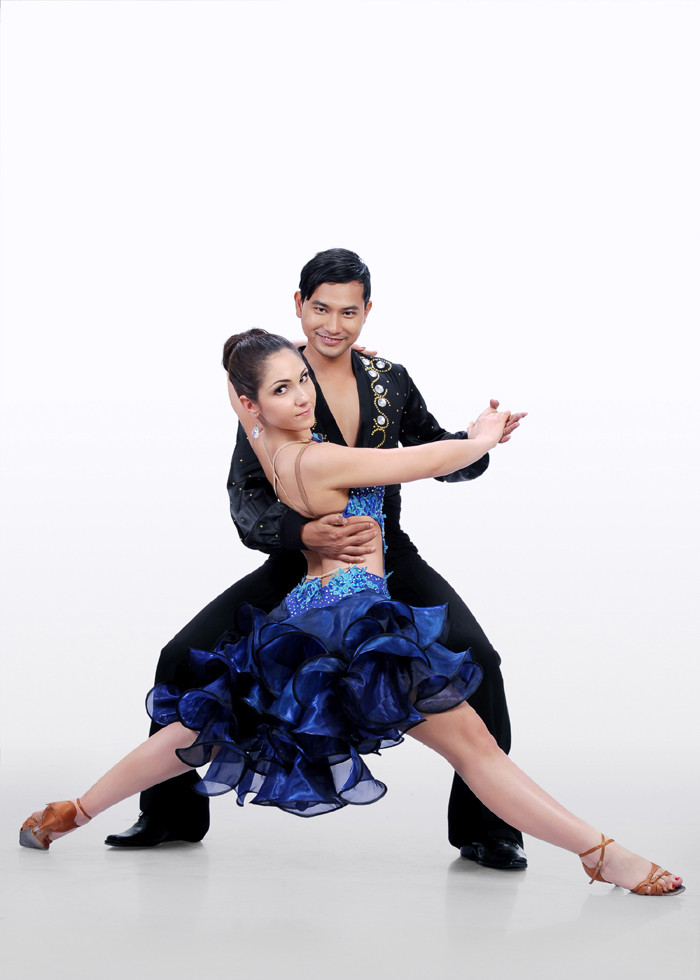 Diễn viên Huỳnh Đông và bạn nhảy Rusina Boncheva Stefanova (SBD 04) >> Vẻ đẹp cực gợi cảm 5 mỹ nữ Bước nhảy Hoàn vũ 2012 >> Bước nhảy Hoàn vũ 2012 công bố hình ảnh 10 cặp thí sinh Diễn viên Huỳnh Đông và bạn nhảy Rusina Boncheva Stefanova (SBD 04) >> Vẻ đẹp cực gợi cảm 5 mỹ nữ Bước nhảy Hoàn vũ 2012 >> Bước nhảy Hoàn vũ 2012 công bố hình ảnh 10 cặp thí sinh