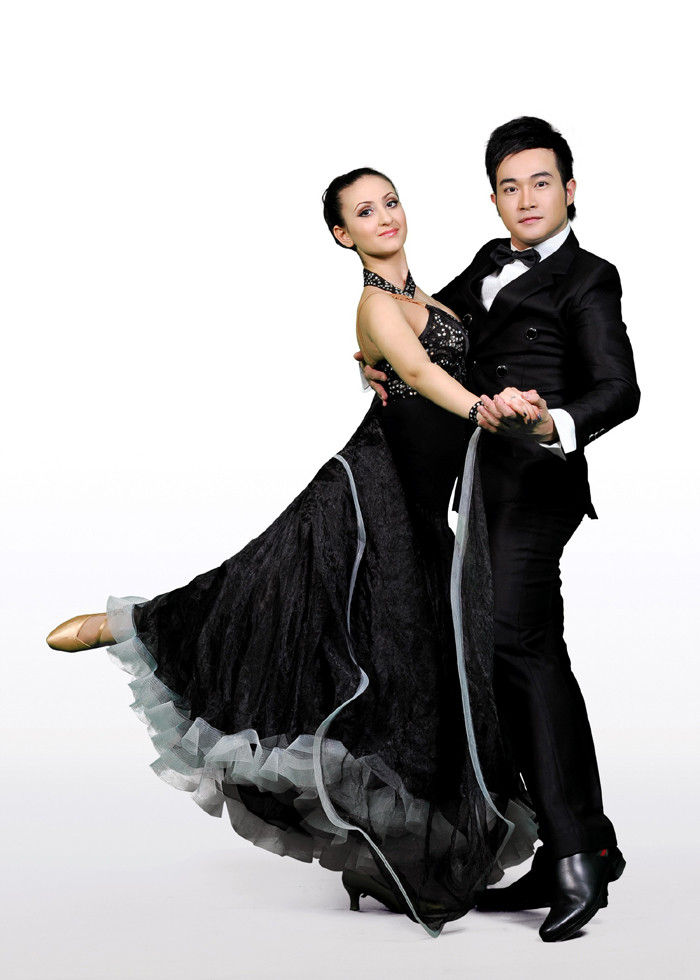 Ca sĩ Minh Quân và Nikoleta Ilkova Petrova, số báo danh 06 >> Vẻ đẹp cực gợi cảm 5 mỹ nữ Bước nhảy Hoàn vũ 2012 >> Bước nhảy Hoàn vũ 2012 công bố hình ảnh 10 cặp thí sinh Ca sĩ Minh Quân và Nikoleta Ilkova Petrova, số báo danh 06 >> Vẻ đẹp cực gợi cảm 5 mỹ nữ Bước nhảy Hoàn vũ 2012 >> Bước nhảy Hoàn vũ 2012 công bố hình ảnh 10 cặp thí sinh