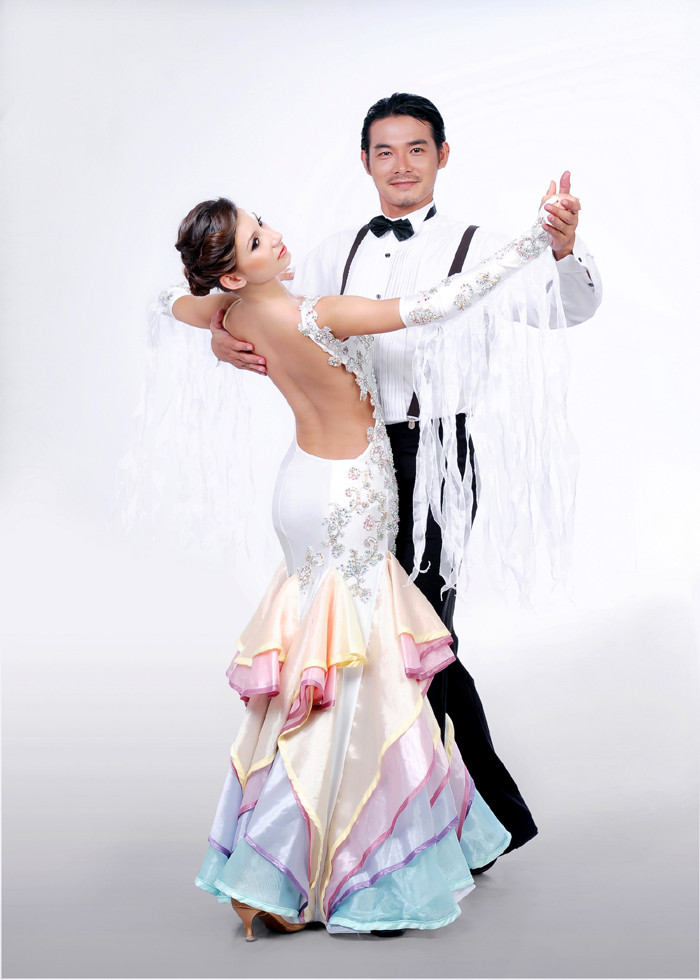 Diễn viên Quách Ngọc Ngoan và Vesela Gegrgieva Dimova, số báo danh 09 >> Vẻ đẹp cực gợi cảm 5 mỹ nữ Bước nhảy Hoàn vũ 2012 >> Bước nhảy Hoàn vũ 2012 công bố hình ảnh 10 cặp thí sinh Diễn viên Quách Ngọc Ngoan và Vesela Gegrgieva Dimova, số báo danh 09 >> Vẻ đẹp cực gợi cảm 5 mỹ nữ Bước nhảy Hoàn vũ 2012 >> Bước nhảy Hoàn vũ 2012 công bố hình ảnh 10 cặp thí sinh