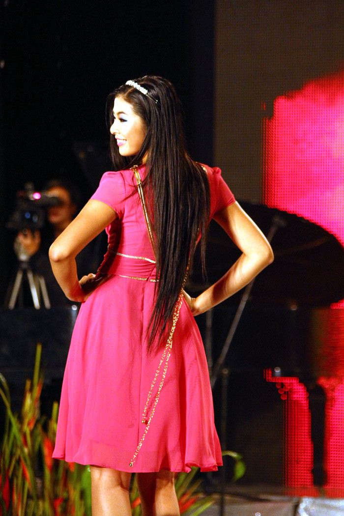 Ngọc Hân đã kết hợp với các bạn là Huệ Linh, Quang Long, Ngoc Tú thành lập nhóm F4, bắt tay thiết kế nên bộ sưu tập (BST) F4. Ngọc Hân đã kết hợp với các bạn là Huệ Linh, Quang Long, Ngoc Tú thành lập nhóm F4, bắt tay thiết kế nên bộ sưu tập (BST) F4.