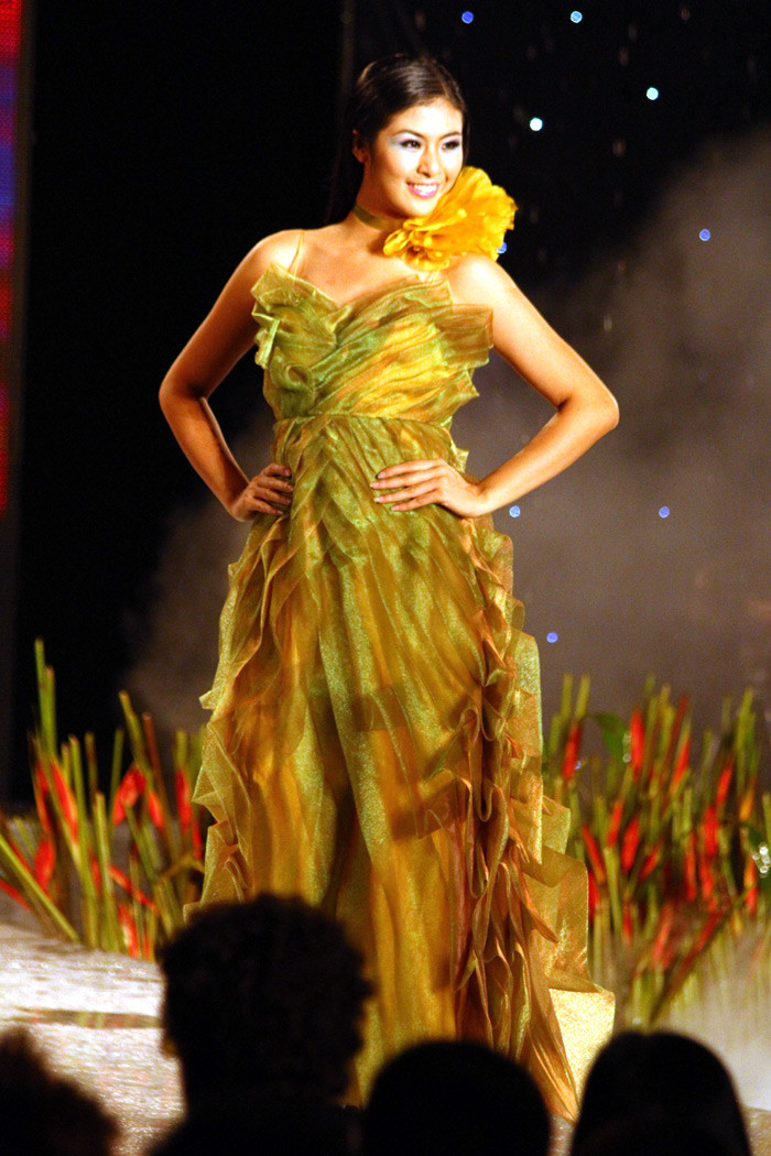 Người đẹp còn tham gia chương trình với tư cách một nhà thiết kế. Người đẹp còn tham gia chương trình với tư cách một nhà thiết kế.