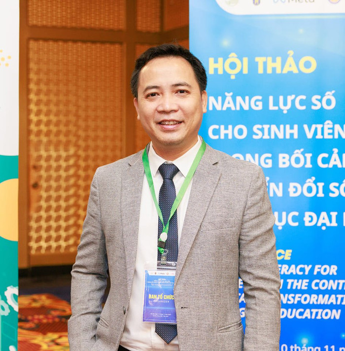 Phó Giáo sư, Tiến sĩ Đỗ Văn Hùng, Trưởng khoa Thông tin – Thư viện, Trường Đại học Khoa học Xã hội và Nhân văn, Đại học Quốc gia Hà Nội. Ảnh: NVCC 70262da07bb3daed83a2.jpg