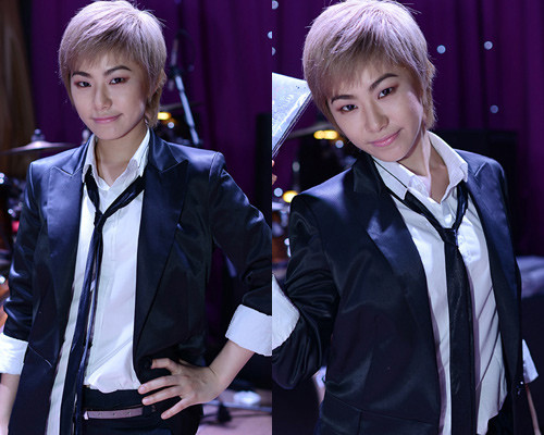 Khi "cô gái Trung Hoa" lột xác trong một style đầy mạnh mẽ, khán giả đã chờ đợi một Lương Bích Hữu thực sự mới mẻ, ấn tượng không chỉ về âm nhạc mà cả phong cách biểu diễn. Nhưng có lẽ cô đã khiến công chúng thất vọng bởi gu thẩm mỹ ngày càng đi xuống. Khi "cô gái Trung Hoa" lột xác trong một style đầy mạnh mẽ, khán giả đã chờ đợi một Lương Bích Hữu thực sự mới mẻ, ấn tượng không chỉ về âm nhạc mà cả phong cách biểu diễn. Nhưng có lẽ cô đã khiến công chúng thất vọng bởi gu thẩm mỹ ngày càng đi xuống.